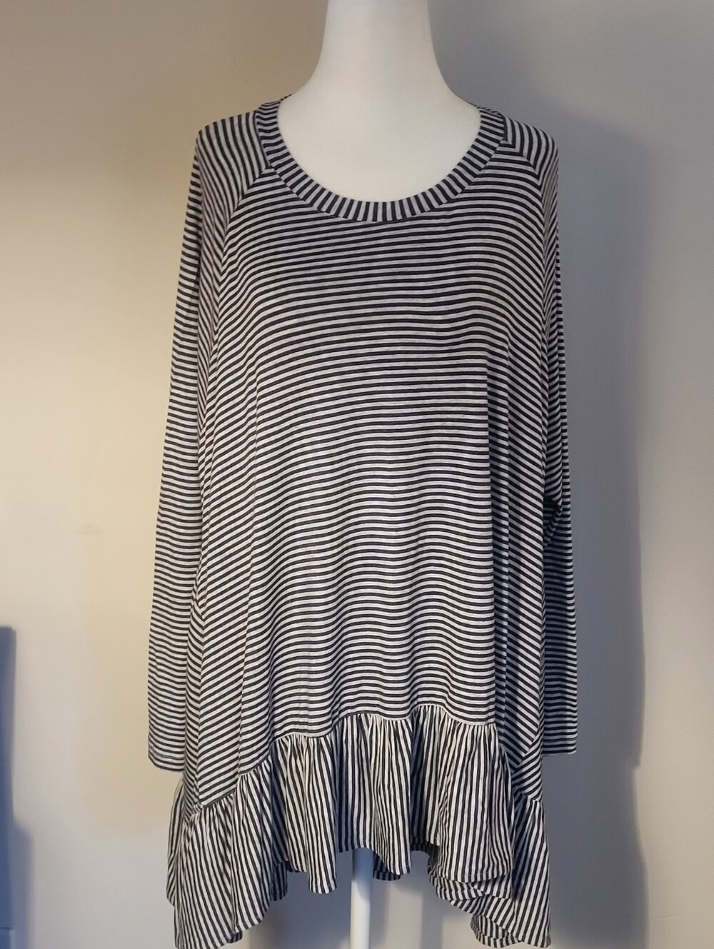 Alembika Striped Ruffle Hem Tunic Top Navy White M